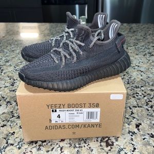 Yeezy boost 350 V2